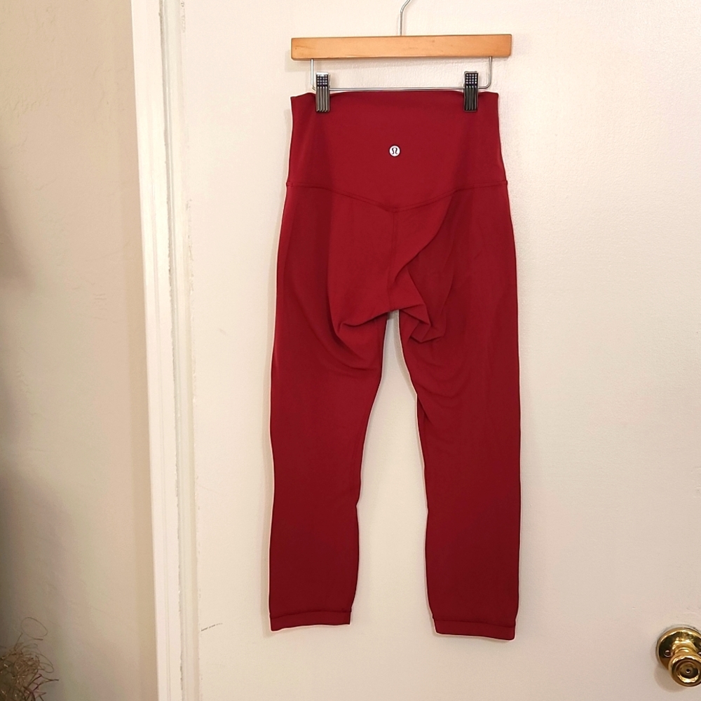 Lululemon lightweight red merlot Capri leggings size 4